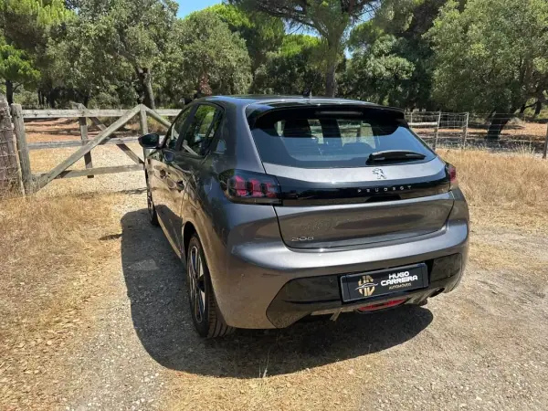 Peugeot 208 2021 - 10850 EUR, 71000 km - 71000km - foto 5 de 15