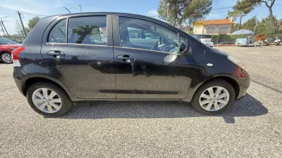 Toyota Yaris 2010 - 8700 EUR, 69707 km - AUTO.MOTO.pt - 69707km - foto 5 de 35