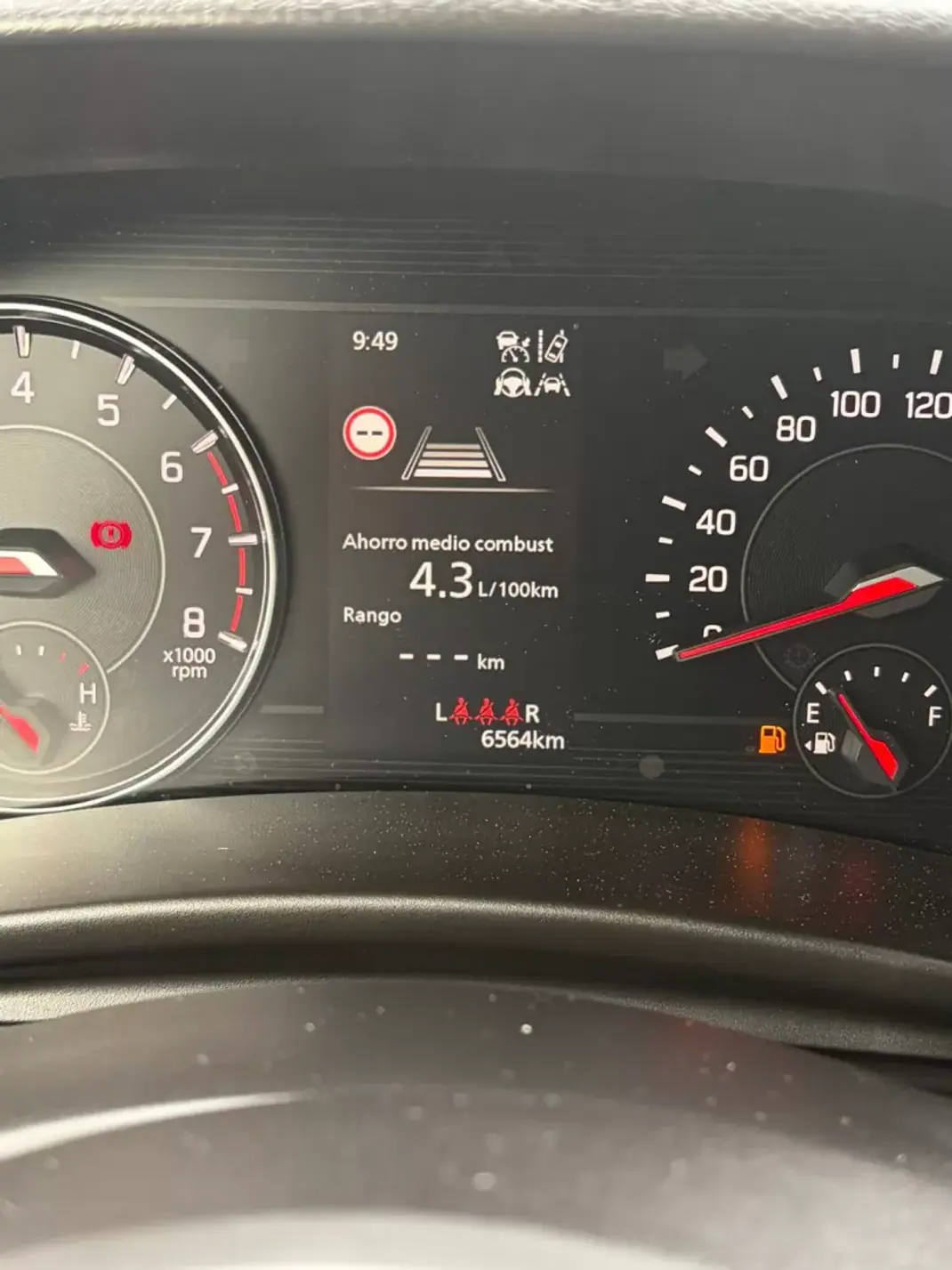 Suzuki Swift 2025 - 18900 EUR, 7000 km - AUTO.MOTO.pt - 7000km - foto 10 de 15