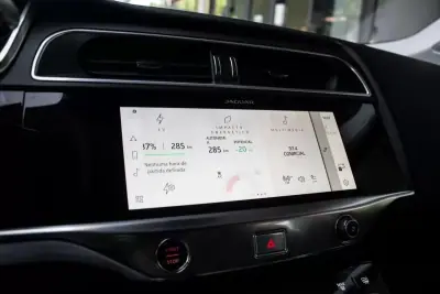 Jaguar I-Pace 2021 - 28750 EUR, 135489 km - AUTO.MOTO.pt - 135489km - foto 34 de 43