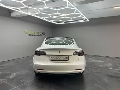Tesla Model 3 2023 - 33500 EUR, 55603 km - AUTO.MOTO.pt - 55603km - foto 4 de 10