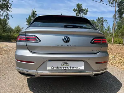 Volkswagen Arteon Shooting Brake 2021 - 27900 EUR, 89450 km - AUTO.MOTO.pt - 89450km - foto 16 de 43
