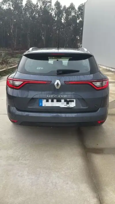 Renault Mégane 2019 - 7000 EUR, 310000 km - AUTO.MOTO.pt - 310000km - foto 2 de 7