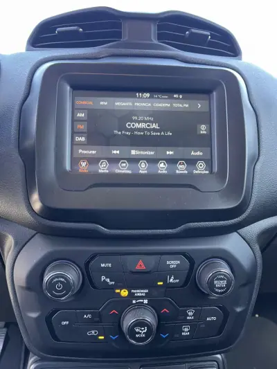 Jeep Renegade 2022 - 18500 EUR, 82500 km - AUTO.MOTO.pt - 82500km - foto 16 de 21
