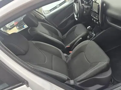 Renault Clio Break 2016 - 6500 EUR, 258776 km - 258776km - foto 18 de 21