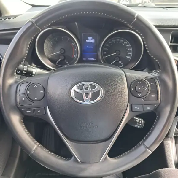 Toyota Auris 2018 - 14990 EUR, 120000 km - AUTO.MOTO.pt - 120000km - foto 8 de 13