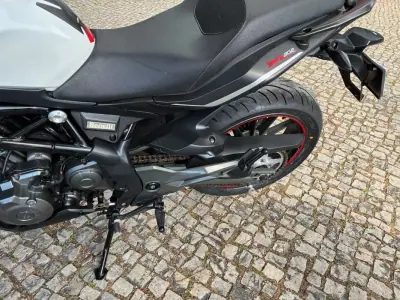 Benelli BN 2016 - 1850 EUR, 35691 km - AUTO.MOTO.pt - 35691km - foto 9 de 11