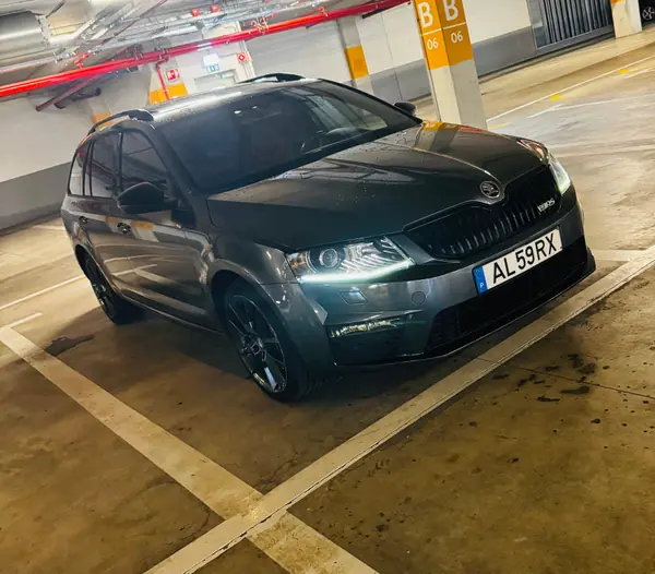 Skoda Octavia Break 2015 - 14000 EUR, 235000 km - 235000km - foto 10 de 15