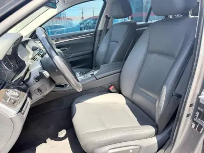 BMW 520 2016 - 20900 EUR, 182000 km - AUTO.MOTO.pt - 182000km - foto 8 de 10