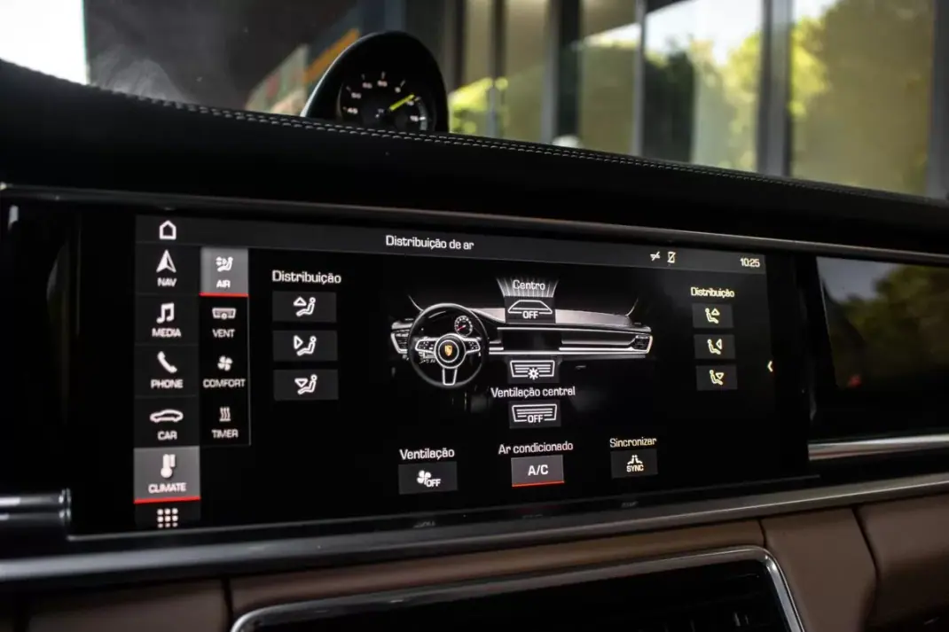 Porsche Panamera 2020 - 79990 EUR, 128249 km - 128249km - foto 46 de 48