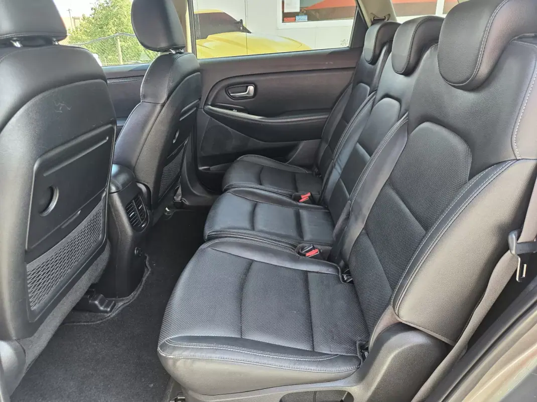Kia Carens 2018 - 17700 EUR, 104900 km - 104900km - foto 18 de 52