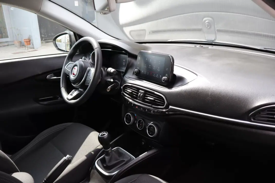 Fiat Tipo 2021 - 11900 EUR, 116480 km - AUTO.MOTO.pt - 116480km - foto 24 de 30
