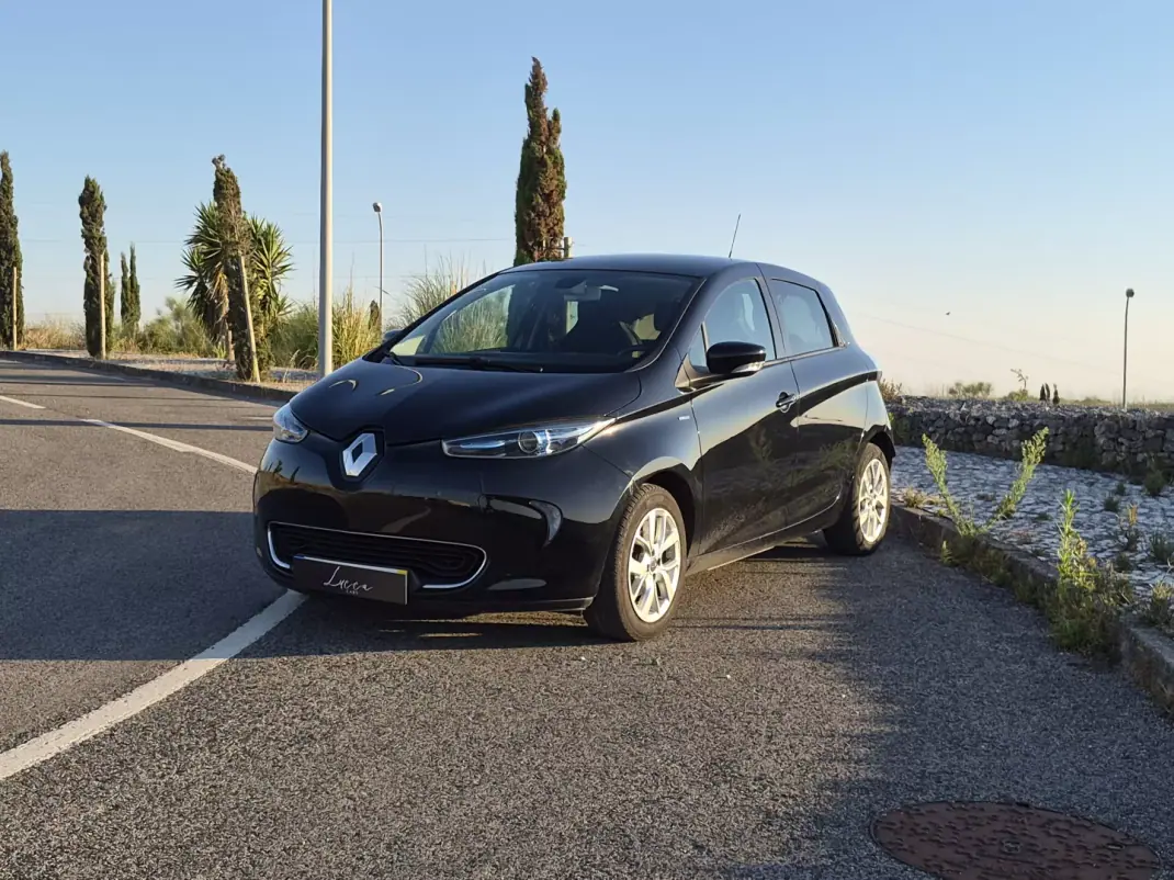 Renault Zoe 2019 - 12990 EUR, 86924 km - AUTO.MOTO.pt - 86924km - foto 1 de 29
