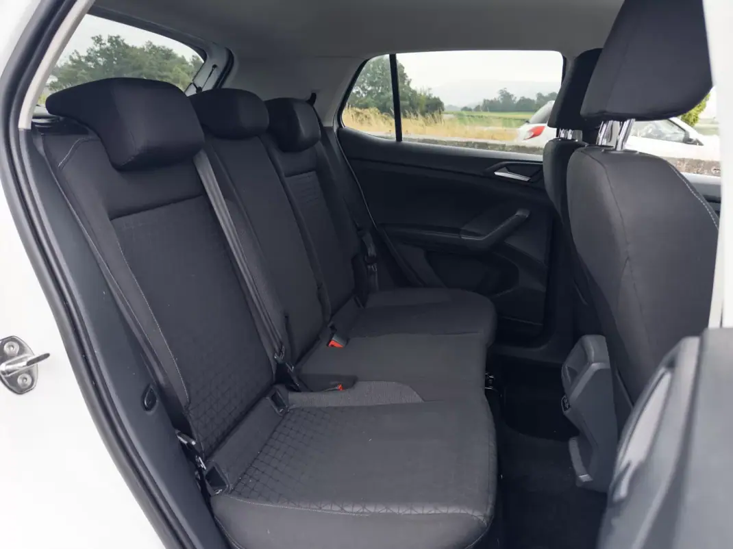 Volkswagen T-Cross 2019 - 17990 EUR, 105000 km - 105000km - foto 37 de 39