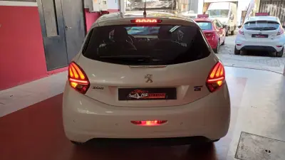 Peugeot 208 2016 - 11690 EUR, 138481 km - AUTO.MOTO.pt - 138481km - foto 7 de 54