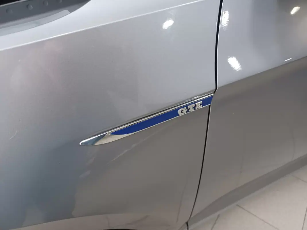 Volkswagen Passat 2017 - 19390 EUR, 112082 km - AUTO.MOTO.pt - 112082km - foto 33 de 40