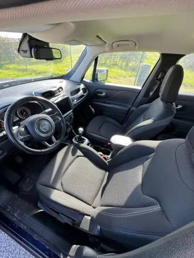 Jeep Renegade 2019 - 14450 EUR, 100000 km - AUTO.MOTO.pt - 100000km - foto 5 de 6
