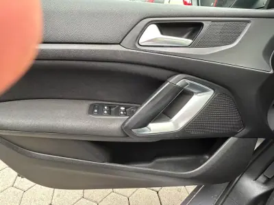 Peugeot 308 2015 - 10750 EUR, 210520 km - 210520km - foto 8 de 22