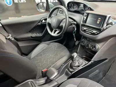 Peugeot 2008 2019 - 13900 EUR, 39416 km - AUTO.MOTO.pt - 39416km - foto 3 de 20