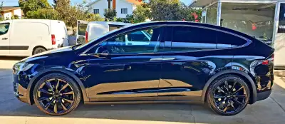 Tesla Model X 2019 - 59990 EUR, 179000 km - AUTO.MOTO.pt - 179000km - foto 10 de 61