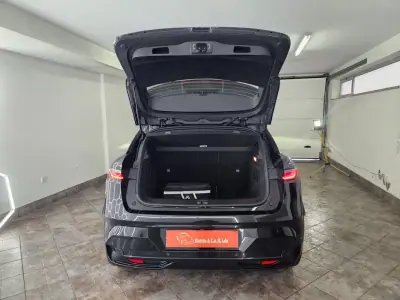 Renault Mégane E-Tech 2024 - 26650 EUR, 106 km - AUTO.MOTO.pt - 106km - foto 15 de 16