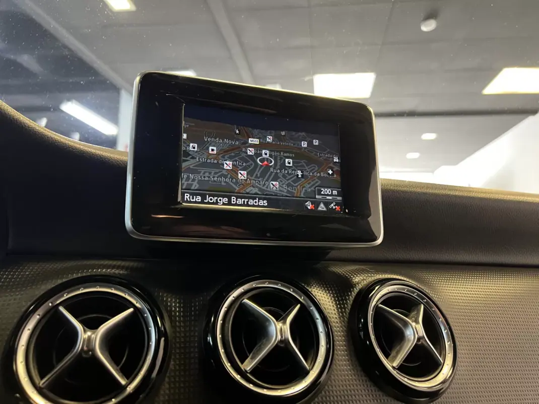 Mercedes-Benz A 180 2013 - 12990 EUR, 180000 km - AUTO.MOTO.pt - 180000km - foto 29 de 36