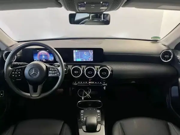 Mercedes-Benz CLA 250 2022 - 26900 EUR, 87000 km - AUTO.MOTO.pt - 87000km - foto 3 de 42