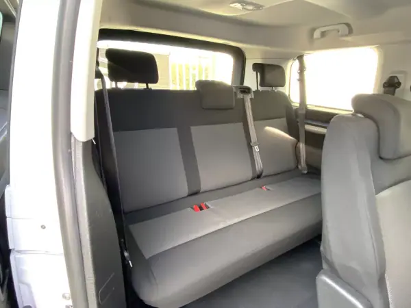 Peugeot Traveller 2018 - 28990 EUR, 151058 km - AUTO.MOTO.pt - 151058km - foto 12 de 16