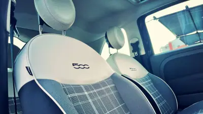 Fiat 500 2018 - 11900 EUR, 144000 km - AUTO.MOTO.pt - 144000km - foto 5 de 18