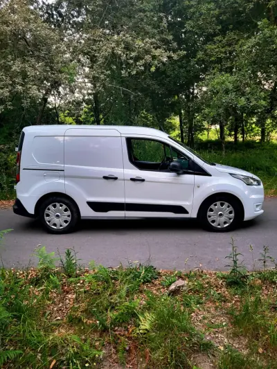 Ford Transit Connect 2021 - 11990 EUR, 146000 km - AUTO.MOTO.pt - 146000km - foto 8 de 18