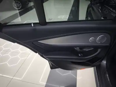 Mercedes-Benz E 220 2018 - 32950 EUR, 118099 km - AUTO.MOTO.pt - 118099km - foto 45 de 48