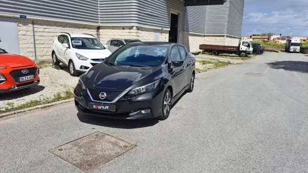 Nissan Leaf 2018 - 12890 EUR, 62000 km - AUTO.MOTO.pt - 62000km - foto 11 de 45