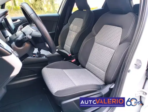Renault Clio 2023 - 15950 EUR, 55104 km - AUTO.MOTO.pt - 55104km - foto 8 de 31