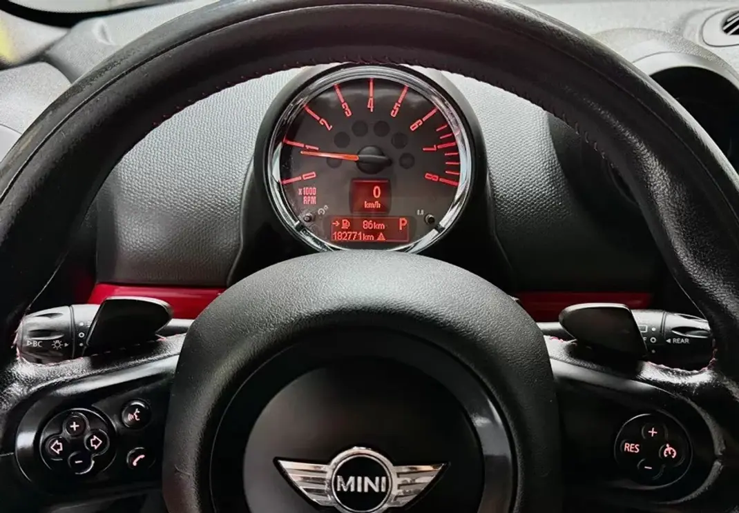 MINI Paceman 2013 - 15950 EUR, 182771 km - 182771km - foto 27 de 30