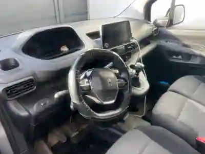 Peugeot Partner 2023 - 16500 EUR, 122000 km - 122000km - foto 7 de 8