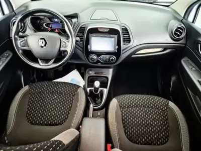 Renault Captur 2018 - 13750 EUR, 50000 km - AUTO.MOTO.pt - 50000km - foto 6 de 11