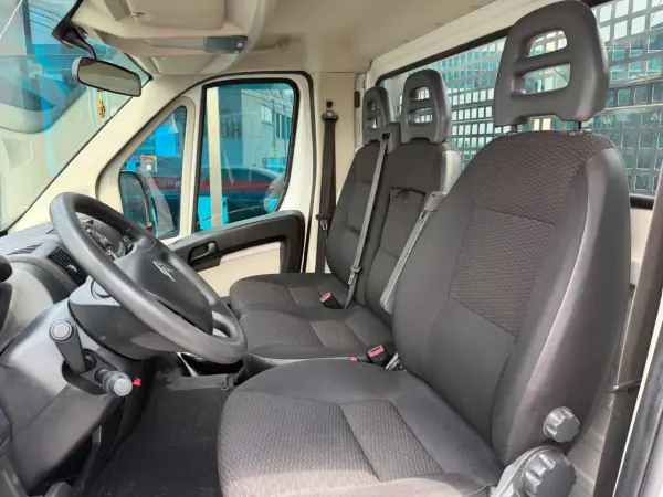 Citroën Jumper caixa aberta 2018 - 19900 EUR, 131000 km - AUTO.MOTO.pt - 131000km - foto 10 de 10