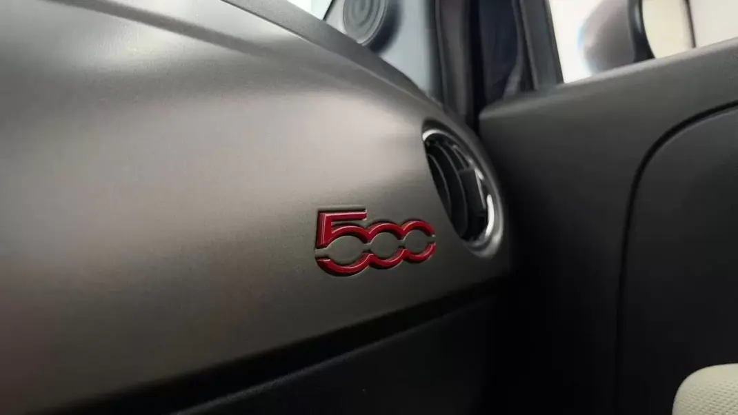 Fiat 500 2018 - 10490 EUR, 116516 km - AUTO.MOTO.pt - 116516km - foto 17 de 23
