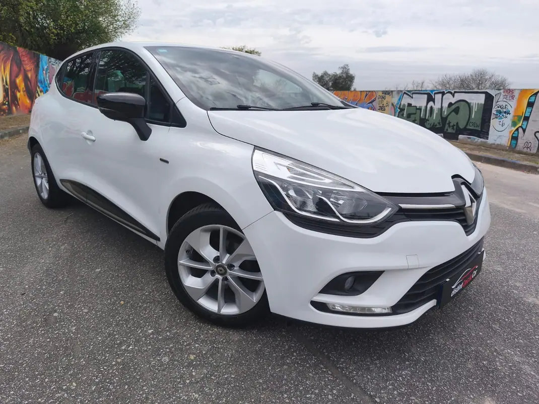 Renault Clio 2018 - 10950 EUR, 117726 km - AUTO.MOTO.pt - 117726km - foto 7 de 23