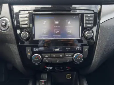 Nissan Qashqai 2018 - 18990 EUR, 123000 km - AUTO.MOTO.pt - 123000km - foto 26 de 40