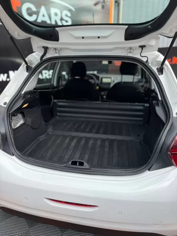 Peugeot 208 VAN 1.6 HDi Premium 2017 - 9750 EUR, 95494 km - 95494km - foto 14 de 15