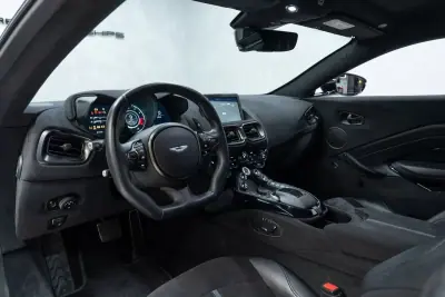 Aston Martin V8 Vantage Coupe 2019 - 144950 EUR, 31000 km - 31000km - foto 17 de 45