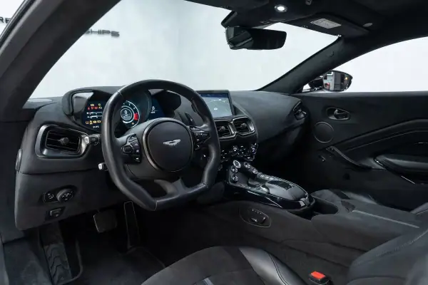 Aston Martin V8 Vantage Coupe 2019 - 144950 EUR, 31000 km - 31000km - foto 17 de 45