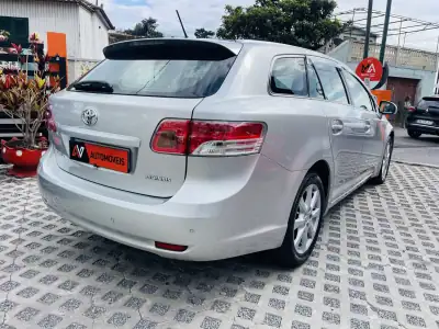 Toyota Avensis 2010 - 8950 EUR, 280706 km - AUTO.MOTO.pt - 280706km - foto 7 de 12