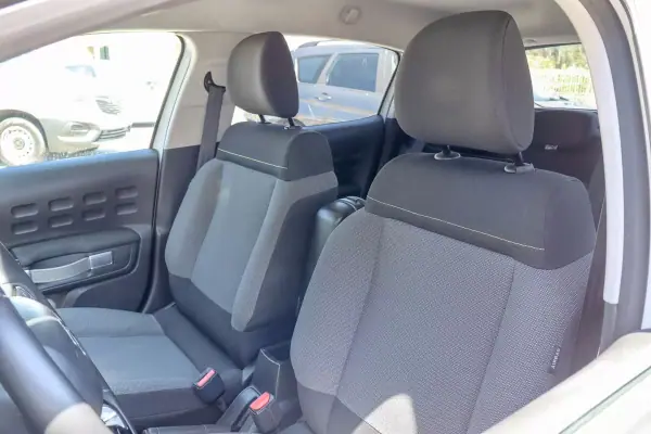 Citroën C3 2018 - 9990 EUR, 89000 km - AUTO.MOTO.pt - 89000km - foto 9 de 28
