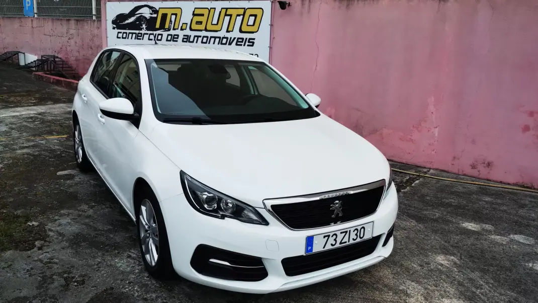 Peugeot 308 2019 - 11999 EUR, 99999 km - AUTO.MOTO.pt - 99999km - foto 1 de 35