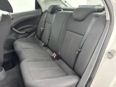 SEAT Ibiza 2011 — foto 6 de 20