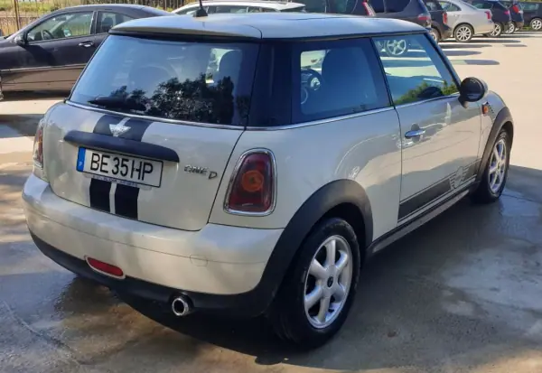 MINI One 2010 - 6990 EUR, 299000 km - AUTO.MOTO.pt - 299000km - foto 5 de 35