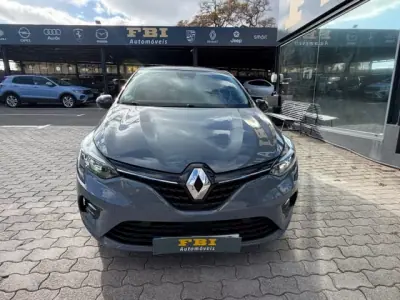 Renault Clio 2022 - 15500 EUR, 84200 km - AUTO.MOTO.pt - 84200km - foto 4 de 11