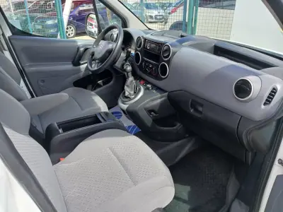 Citroën BERLINGO 1.6 HDI 600 C/AC 2010 - 8750 EUR, 54679 km - AUTO.MOTO.pt - 54679km - foto 17 de 23